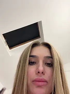 Snapshot of KaseyQuinn_ chatting on 12-04-25, 09:56 KaseyQuinn online show from 12-04-25, 09:56