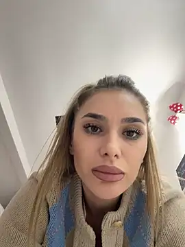 Snapshot of KaseyQuinn_ chatting on 12-05-25, 08:49 KaseyQuinn online show from 12-05-25, 08:49