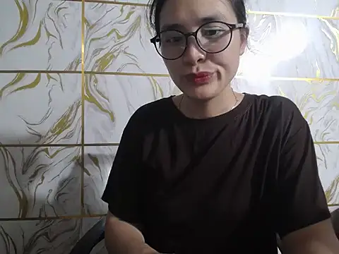 Snapshot of Lyzizi_lovely09 chatting on 06-18-26, 09:14 Lyzizi lovely09 online show from 06-18-26, 09:14