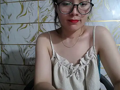 Snapshot of Lyzizi_lovely09 chatting on 06-20-26, 02:09 Lyzizi lovely09 online show from 06-20-26, 02:09