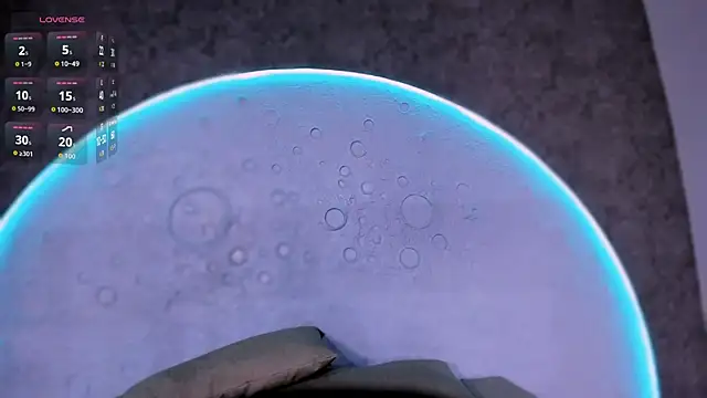 ReinaChloe online show from 11-15-25, 04:03