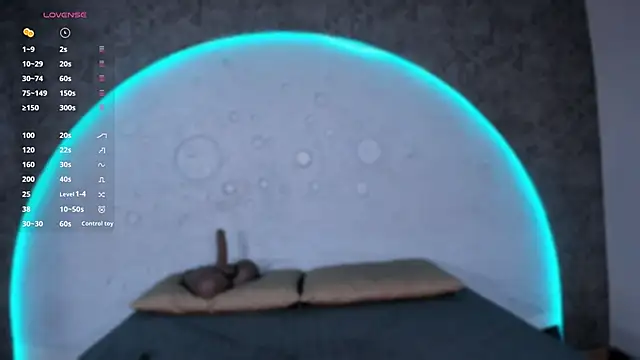 ReinaChloe online show from 03-21-26, 04:21