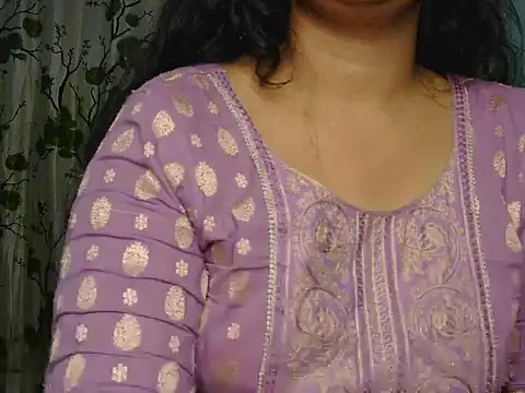 Jennifer 1999 online show from 05-03-26, 05:57