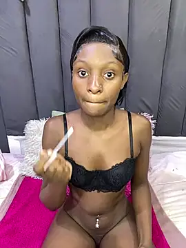 LonelyQueenxx25 online show from 07-02-26, 03:29