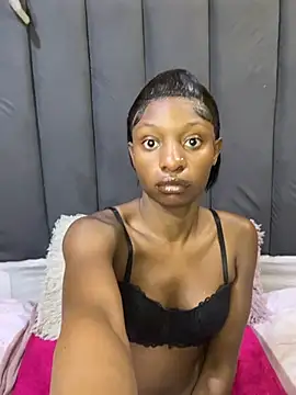 LonelyQueenxx25 online show from 07-03-26, 11:00