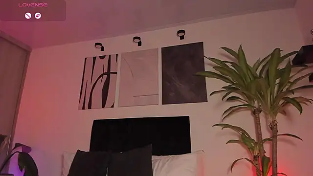 Snapshot of izzyvega__ chatting on 02-03-26, 02:53 izzyvega online show from 02-03-26, 02:53