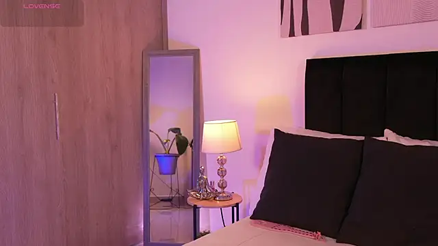 Snapshot of izzyvega__ chatting on 03-07-26, 02:30 izzyvega online show from 03-07-26, 02:30