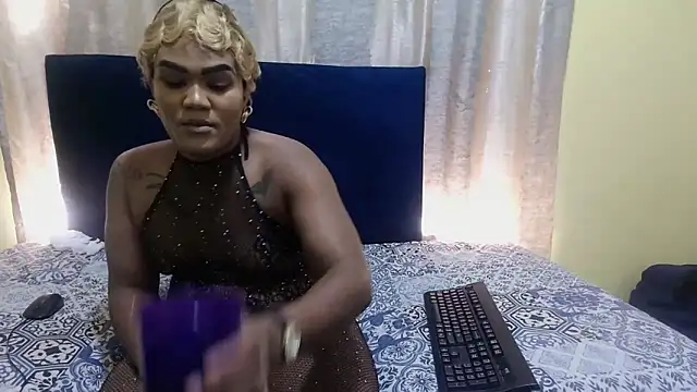 Snapshot of KinkyTrans23 chatting on 09-16-25, 11:55 KinkyTrans23 online show from 09-16-25, 11:55