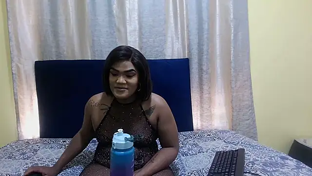 Snapshot of KinkyTrans23 chatting on 09-19-25, 09:32 KinkyTrans23 online show from 09-19-25, 09:32