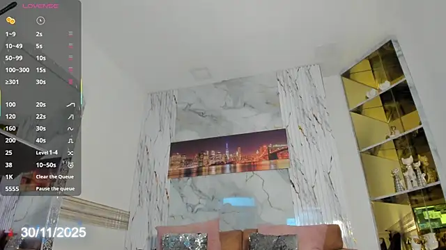 Sophi Johnson online show from 11-30-25, 05:11