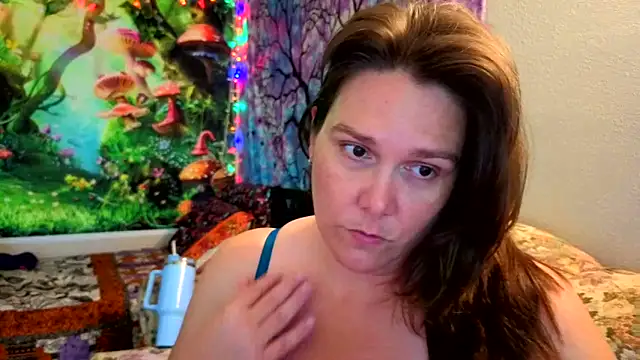 Snapshot of Princess__Kitty__ chatting on 10-21-25, 07:47 Princess Kitty online show from 10-21-25, 07:47