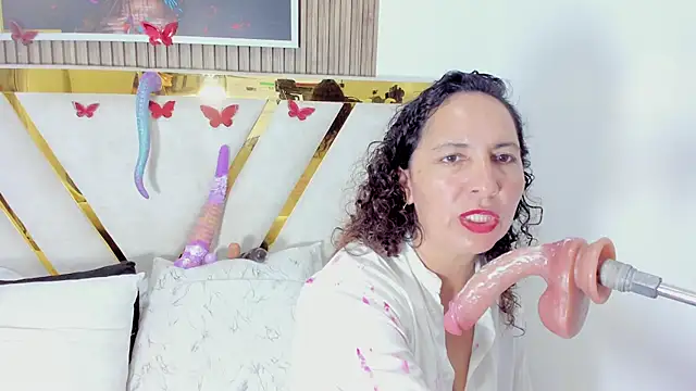 Luna Naughty1 online show from 04-28-26, 02:27