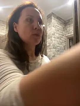 ALICAINWONDERLAND online show from 04-27-26, 12:47