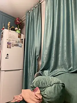 ALICAINWONDERLAND online show from 04-29-26, 06:14