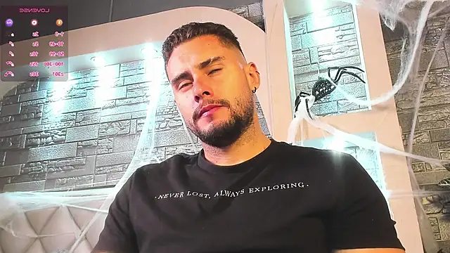 Snapshot of dominic_de_luca chatting on 10-28-25, 02:37 dominic de luca online show from 10-28-25, 02:37