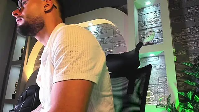 Snapshot of dominic_de_luca chatting on 11-05-25, 04:01 dominic de luca online show from 11-05-25, 04:01