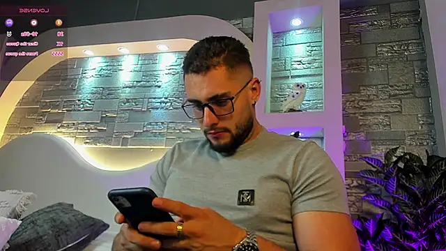 Snapshot of dominic_de_luca chatting on 11-08-25, 05:29 dominic de luca online show from 11-08-25, 05:29