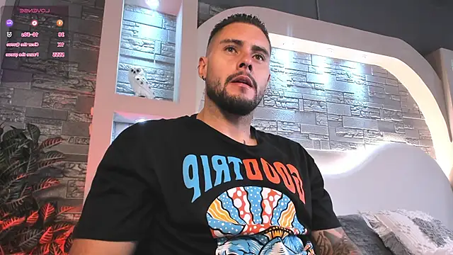 Snapshot of dominic_de_luca chatting on 11-20-25, 03:18 dominic de luca online show from 11-20-25, 03:18