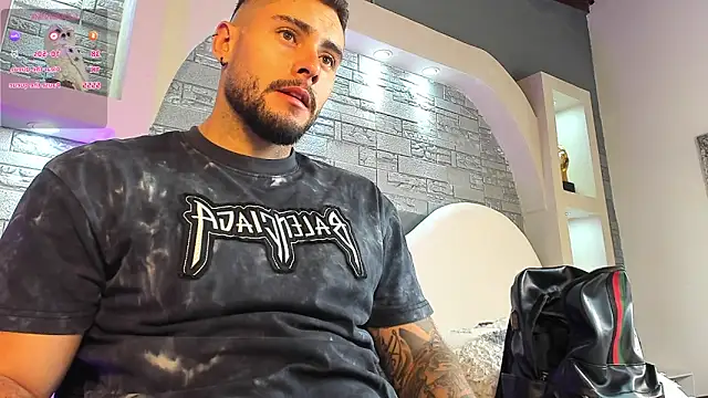 Snapshot of dominic_de_luca chatting on 11-23-25, 03:50 dominic de luca online show from 11-23-25, 03:50