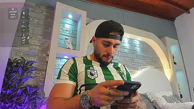 Snapshot of dominic_de_luca chatting on 11-27-25, 03:19 dominic de luca online show from 11-27-25, 03:19