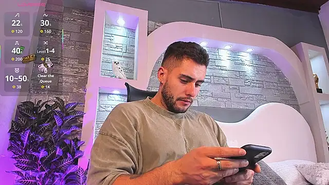 Snapshot of dominic_de_luca chatting on 12-02-25, 03:34 dominic de luca online show from 12-02-25, 03:34