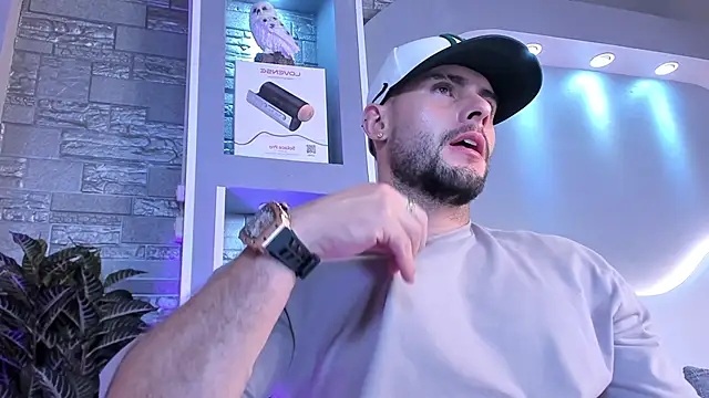 Snapshot of dominic_de_luca chatting on 02-13-26, 03:57 dominic de luca online show from 02-13-26, 03:57