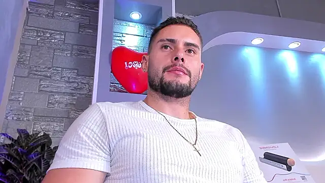 Snapshot of dominic_de_luca chatting on 02-18-26, 04:19 dominic de luca online show from 02-18-26, 04:19