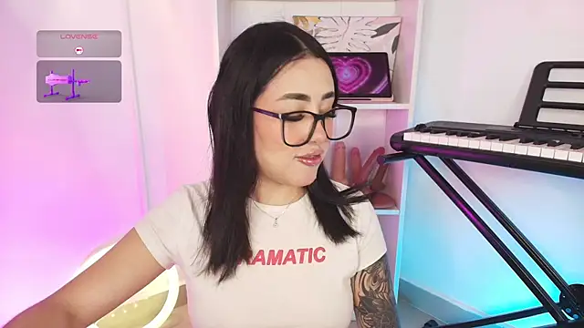 justonecute online show from 01-06-26, 12:03