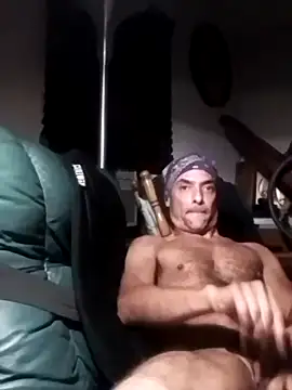 Snapshot of dicinyou80 chatting on 09-24-25, 04:38 dicinyou80 online show from 09-24-25, 04:38