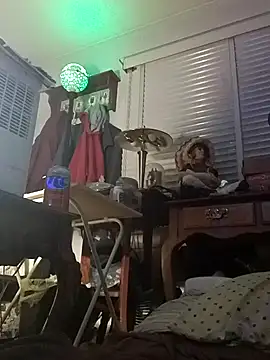 Snapshot of dicinyou80 chatting on 03-08-26, 07:34 dicinyou80 online show from 03-08-26, 07:34