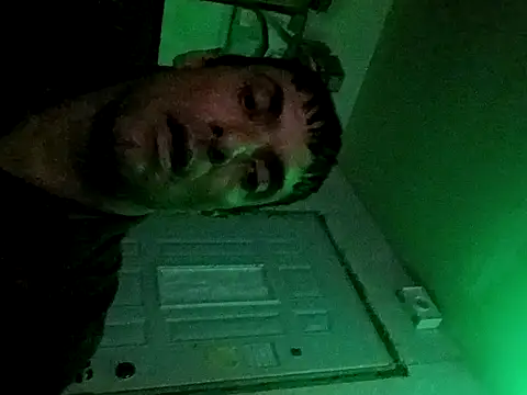 Snapshot of dicinyou80 chatting on 03-21-26, 03:11 dicinyou80 online show from 03-21-26, 03:11