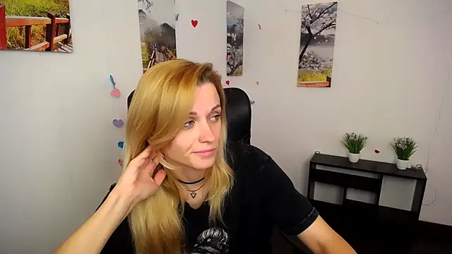 PeppyMia online show from 10-16-25, 10:38