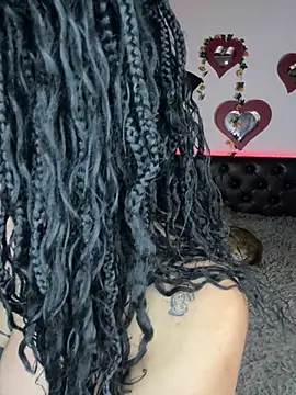 Snapshot of Babylulu_b chatting on 11-27-25, 03:36 Babylulu b online show from 11-27-25, 03:36