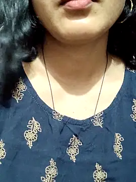Snapshot of spicysuhana chatting on 04-19-26, 12:33 spicysuhana online show from 04-19-26, 12:33