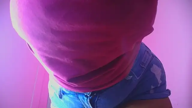 Cristal hott1 online show from 10-21-25, 09:15