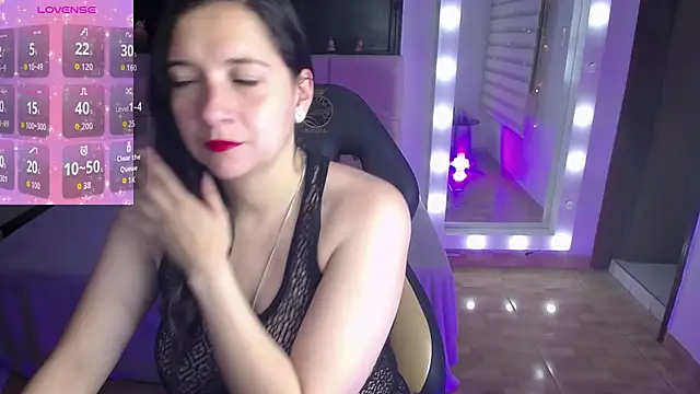 Snapshot of Agatha_bellucci_ chatting on 11-13-25, 12:59 Agatha bellucci online show from 11-13-25, 12:59