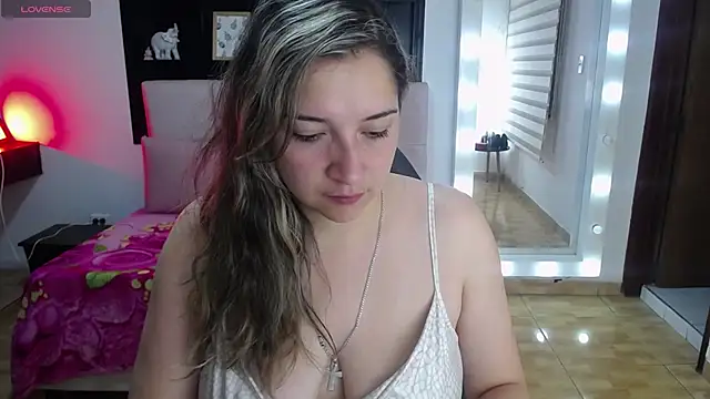 Snapshot of Agatha_bellucci_ chatting on 02-13-26, 01:07 Agatha bellucci online show from 02-13-26, 01:07