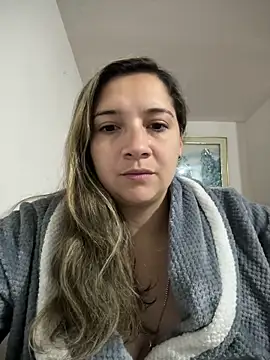 Snapshot of Agatha_bellucci_ chatting on 03-03-26, 01:01 Agatha bellucci online show from 03-03-26, 01:01