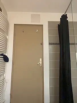 Snapshot of dasilva_elsa21 chatting on 03-11-26, 10:27 dasilva elsa21 online show from 03-11-26, 10:27