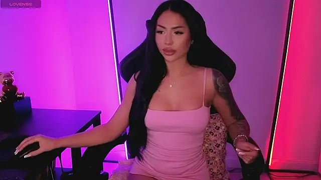 Snapshot of alisonrouge chatting on 02-15-26, 08:27 alisonrouge online show from 02-15-26, 08:27