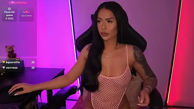 Snapshot of alisonrouge chatting on 03-08-26, 08:12 alisonrouge online show from 03-08-26, 08:12