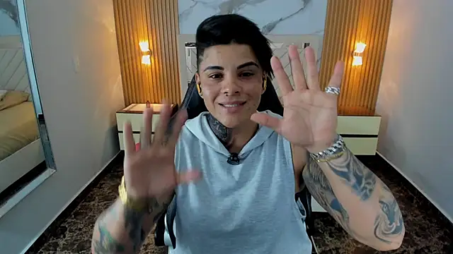 Snapshot of KAROLLJONES1 chatting on 05-28-26, 07:11 KAROLLJONES1 online show from 05-28-26, 07:11