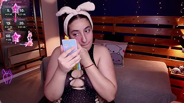 Snapshot of ambar_lover chatting on 09-13-25, 08:08 ambar lover online show from 09-13-25, 08:08