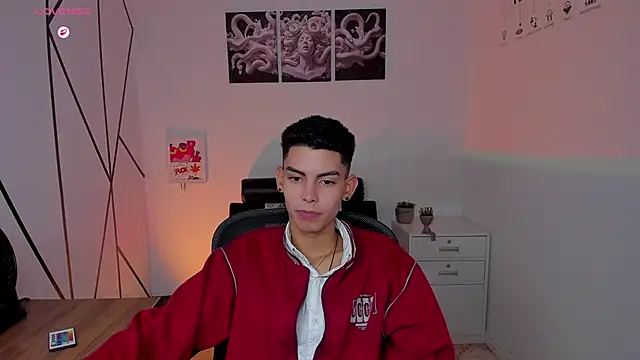 Room 69x online show from 10-28-25, 03:32