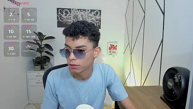 Room 69x online show from 11-08-25, 03:18