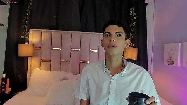 Room 69x online show from 11-25-25, 03:45