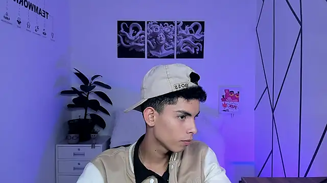 Room 69x online show from 11-28-25, 09:06