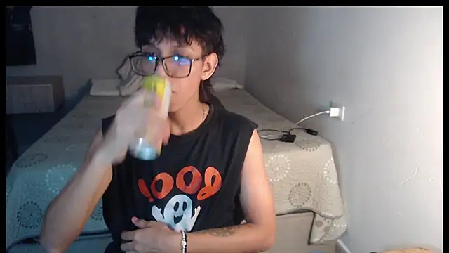 Snapshot of sung_yol chatting on 09-09-25, 01:49 sung yol online show from 09-09-25, 01:49