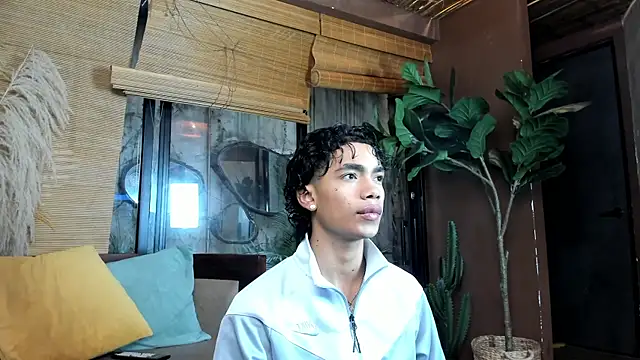 AlanCutee online show from 06-12-26, 01:10