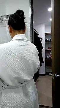 Snapshot of Esmeralda333 chatting on 01-13-26, 12:32 Esmeralda333 online show from 01-13-26, 12:32